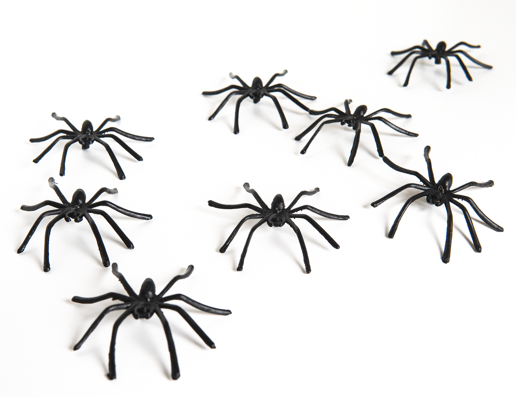Halloween Spider Web Decoration, 800 Square Feet & Plastic Spiders, Halloween Party Supplies, Spider Webs (Large, 800 Sq Feet)